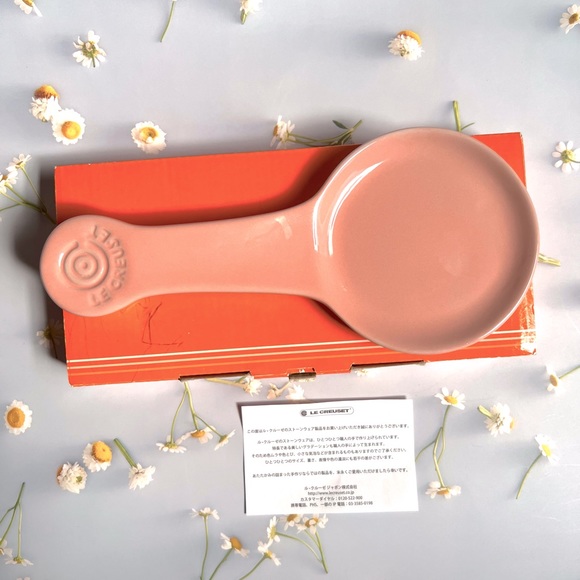 Le Creuset Kitchen Rare Le Creuset Spoon Rest Light Macaroon Pink